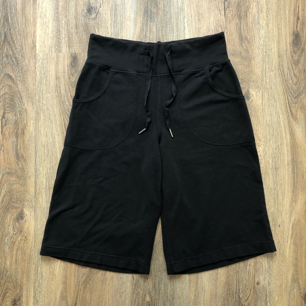 Lululemon Classic Be Still Bermuda Lounge Shorts - Picture 4 of 9